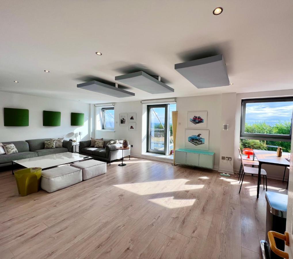 Beautiful Modern Sea-Side Apartment In The City EDI Exterior foto